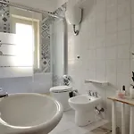 Alojamento de Acomodação e Pequeno-almoço Limone 4*