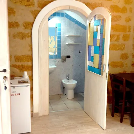 Limone Bed & Breakfast 4*