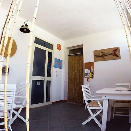 Bed & Breakfast Limone 4*
