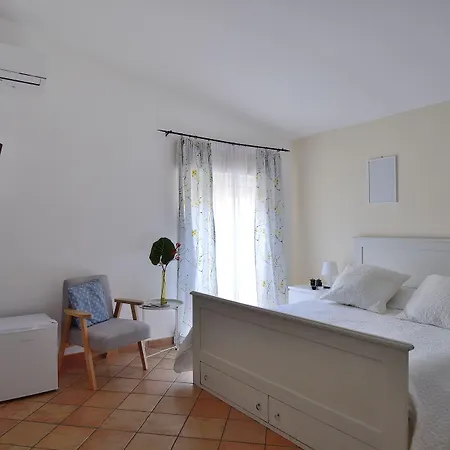 Bed & Breakfast Limone 4*