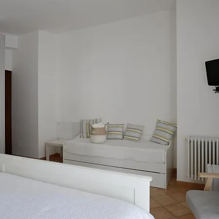 Limone Couette-café 3*