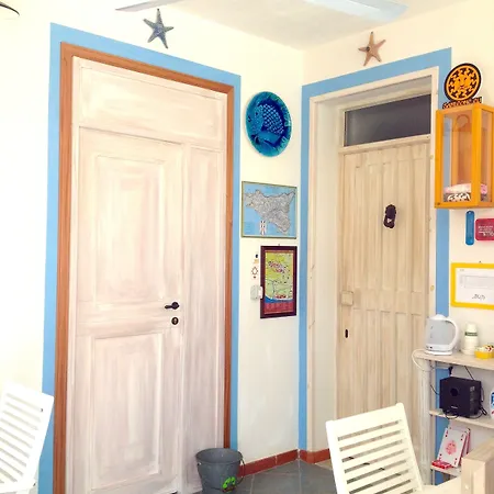 Bed and Breakfast Limone 4*