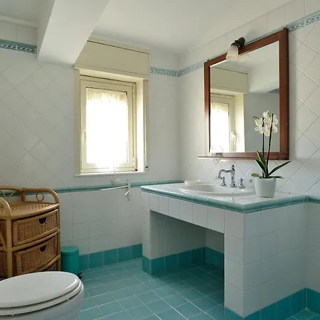 Limone Bed and Breakfast 4*